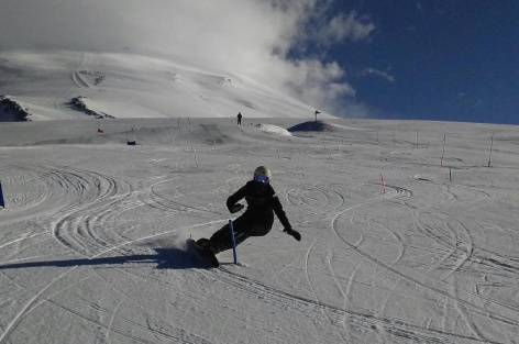 Сноубордисты начинают тренировки на Эльбрусе