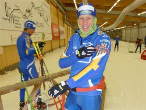 Шведская сборная работает в лыжном туннеле