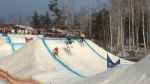 На чемпионате России по ски-кроссу спортсмены выступали в траурных повязках в память о Сергее Короле
