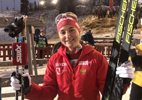 Хорошее начало сезона: Белорукова и Большунов выигрывают спринт в Руке!