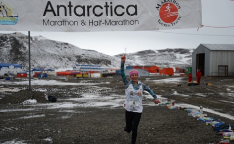 Фристайлистка из США пробежала марафон в Антарктиде