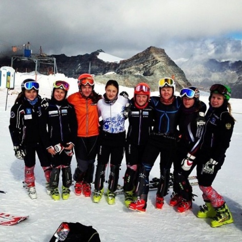 Женская горнолыжная юношеская команда начала сбор в Австрии и Италии