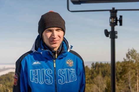 Старты прыгунов с трамплина и двоеборцев