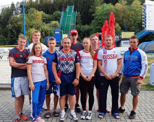 Могулисты завершили сбор в Чехии