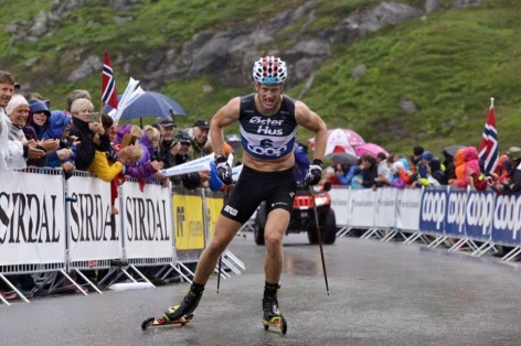 Матти Хейккинен и Тереза Йохауг побеждают в забеге в гору Lysebotn opp