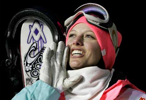 Вирджиния Фавр и Торин Ятер-Уэллэс выиграли этап Кубка мира в Сочи по лыжному хаф-пайпу