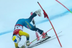 Шведская горнолыжница Хольмнер госпитализирована после падения на этапе КМ 